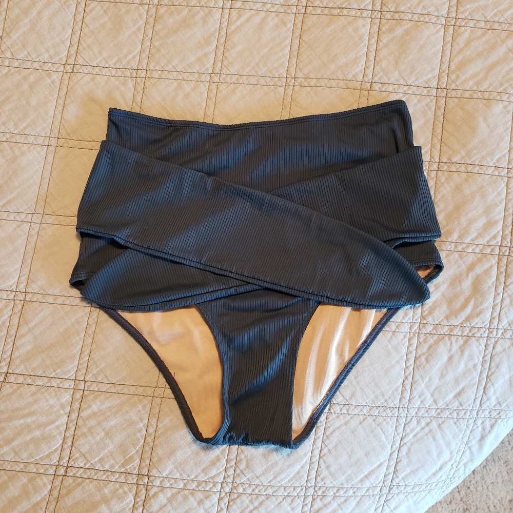 Kortni Jeane Ribbed Indigo